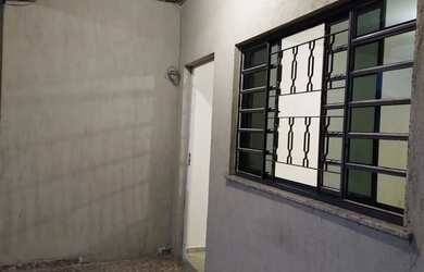 Imagem: A casa possui 1 Dormitório e 1 Banheiro e está localizado