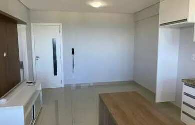 Imagem: O apartamento possui 1 Dormitório, 1 Banheiro, 1 Vaga na garagem