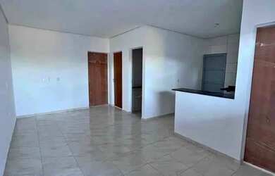 Imagem: A casa possui 2 Dormitórios, 1 Banheiro e Imóvel novo e está