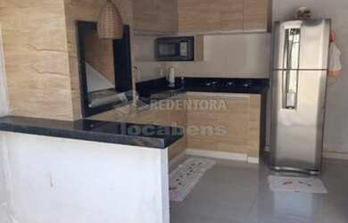 Imagem: A casa possui 2 Dormitórios, 2 Banheiros, 2 Vagas na garagem