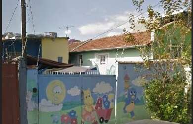 Imagem: A casa possui 5 Dormitórios, 2 Banheiros, 250m² de Área e