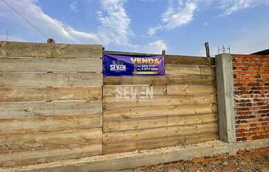 Imagem: O terreno possui 242m² de Área e está localizado em Parque