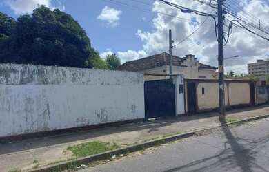 Imagem: O terreno possui 737m² de Área e está localizado em Campo