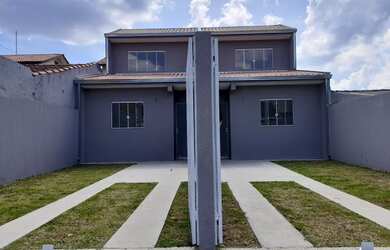 Imagem: A casa possui 3 Dormitórios, 1 Banheiro, 1 Vaga na garagem