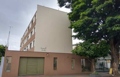 Imagem: O apartamento possui 2 Dormitórios, 1 Banheiro, 2 Vagas na