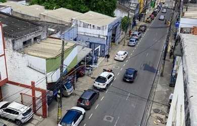 Imagem: O depósito possui 5 Vagas na garagem e 7200m² de Área e está