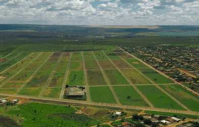 Imagem: O terreno possui 250m² de Área, Imóvel novo e está localizado