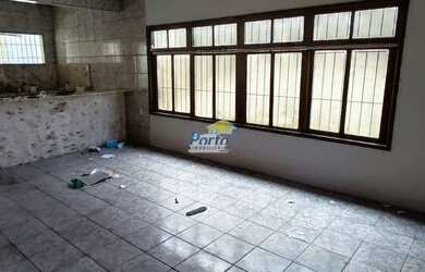 Imagem: A casa possui 2 Dormitórios, 2 Banheiros, 3 Vagas na garagem