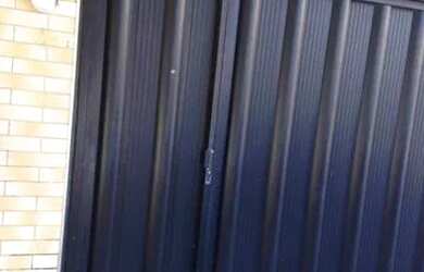 Imagem: A casa possui 3 Dormitórios, 3 Banheiros e 1 Vaga na garagem