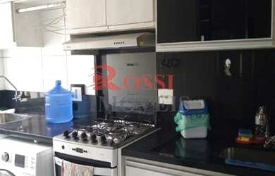 Imagem: O apartamento possui 2 Dormitórios, 1 Banheiro, 1 Vaga na garagem