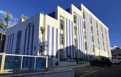 Imagem: O apartamento possui 1 Dormitório, 1 Banheiro, 1 Vaga na garagem