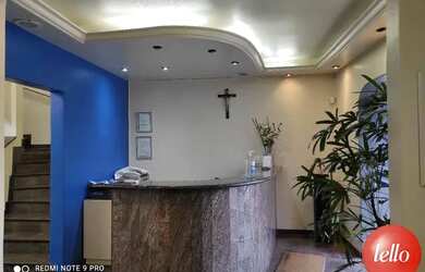 Imagem: O depósito possui 3 Vagas na garagem e 303m² de Área e está