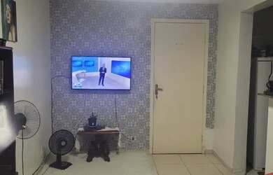 Imagem: O apartamento possui 2 Dormitórios, 1 Banheiro, 1 Vaga na garagem