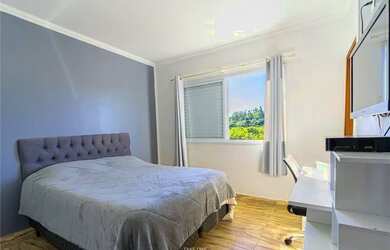 Imagem: A casa em condomínio possui 3 Dormitórios, 3 Banheiros, 2