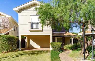 Imagem: A casa em condomínio possui 3 Dormitórios, 5 Banheiros, 4