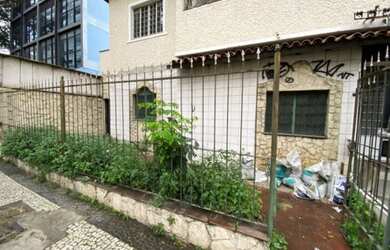 Imagem: A casa possui 4 Dormitórios, 2 Banheiros, 150m² de Área e