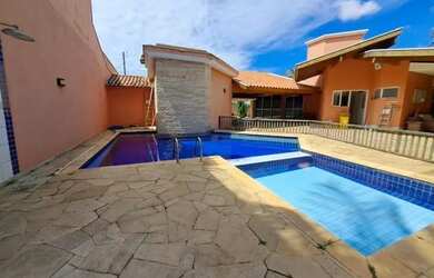 Imagem: A casa em condomínio possui 3 Dormitórios, 5 Banheiros, 4