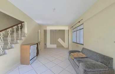 Imagem: A casa possui 3 Dormitórios, 3 Banheiros, 2 Vagas na garagem