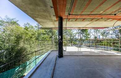 Imagem: A casa em condomínio possui 4 Dormitórios, 5 Banheiros, 5