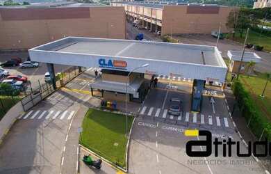 Imagem: O depósito possui 5 Vagas na garagem e 610m² de Área e está