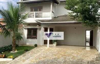 Imagem: A casa em condomínio possui 3 Dormitórios, 3 Banheiros, 2