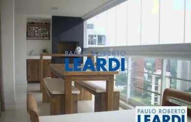 Imagem: O apartamento possui 4 Dormitórios, 5 Banheiros, 3 Vagas na