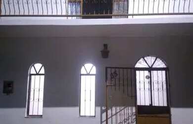 Imagem: A casa possui 2 Dormitórios e 1 Banheiro e está localizado