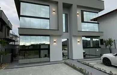 Imagem: O apartamento possui 2 Dormitórios, 2 Banheiros, 2 Vagas na