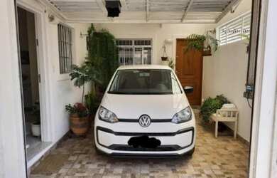 Imagem: A casa possui 3 Dormitórios, 2 Banheiros, 1 Vaga na garagem