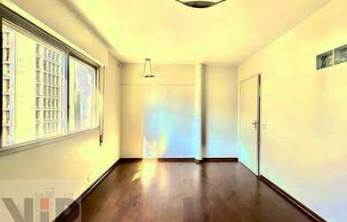 Imagem: O apartamento possui 1 Dormitório, 2 Banheiros, 1 Vaga na garagem