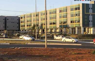 Imagem: O apartamento possui 2 Dormitórios, 1 Banheiro, 1 Vaga na garagem