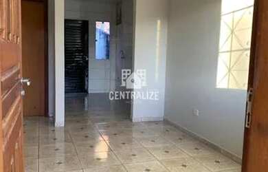 Imagem: A casa possui 2 Dormitórios, 1 Banheiro, 1 Vaga na garagem