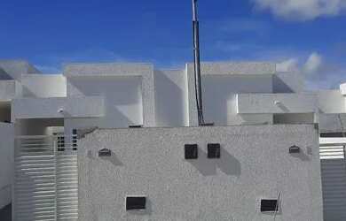 Imagem: A casa possui 2 Dormitórios, 2 Banheiros, Imóvel novo e está