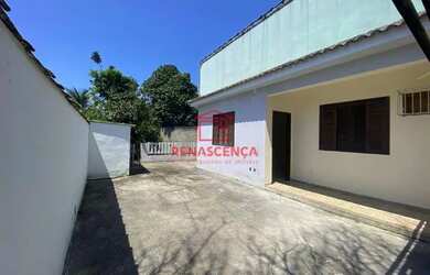 Imagem: A casa possui 3 Dormitórios, 1 Banheiro, 4 Vagas na garagem