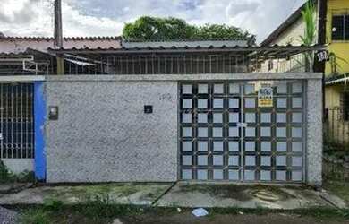 Imagem: A casa possui 3 Dormitórios, 3 Banheiros, 2 Vagas na garagem