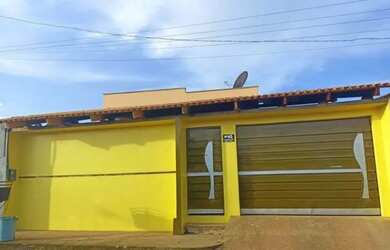 Imagem: A casa possui 3 Dormitórios e 1 Banheiro e está localizado