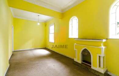 Imagem 4: Casa comercial assobradada com 7 salas e 4 vagas em área nobre e segura...