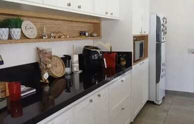 Imagem 7: Aconchegante, integrada, casa térrea e grande terreno gramado no Condomínio...