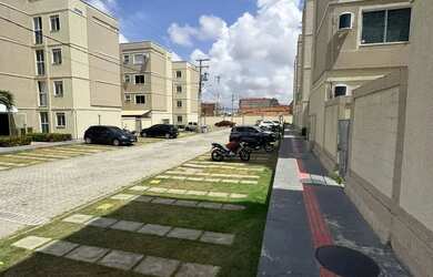 Imagem 12: Apartamento no Maracanaú primeiro andar um lance de escadas