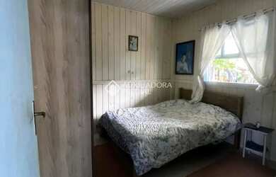 Imagem 4: Duas casas no mesmo terreno - excelente para renda ou moradia - Bairro...