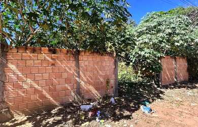 Imagem 15: LOTE MURADO. 372m² de Área