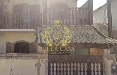 Imagem: A casa possui 3 Dormitórios, 2 Banheiros, 1 Vaga na garagem