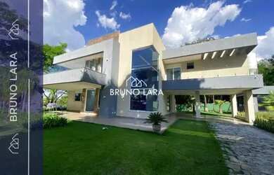 Imagem: A casa em condomínio possui 5 Dormitórios, 5 Banheiros, 5