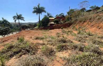 Imagem: O terreno possui 1451m² de Área e está localizado em Área