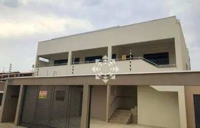 Imagem: A casa em condomínio possui 3 Dormitórios, 2 Banheiros, 450m²