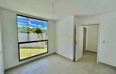 Imagem 9: Oportunidade Única em Manguinhos Duplex com 4 Quartos e Acabamento Premium