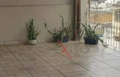 Imagem: O depósito possui 3 Vagas na garagem e 230m² de Área e está