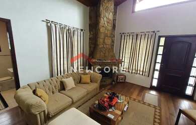 Imagem: A casa em condomínio à venda possui 3 Dormitórios, 5 Banheiros