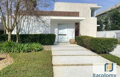 Imagem: A casa em condomínio possui 4 Dormitórios, 5 Banheiros, 5