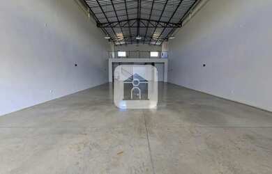 Imagem: O depósito possui 2 Vagas na garagem, 300m² de Área, Imóvel